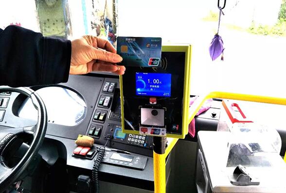 二維碼車載刷卡機(jī),公交分段收費(fèi)機(jī) 二維碼車載刷卡機(jī),公交分段收費(fèi)機(jī)